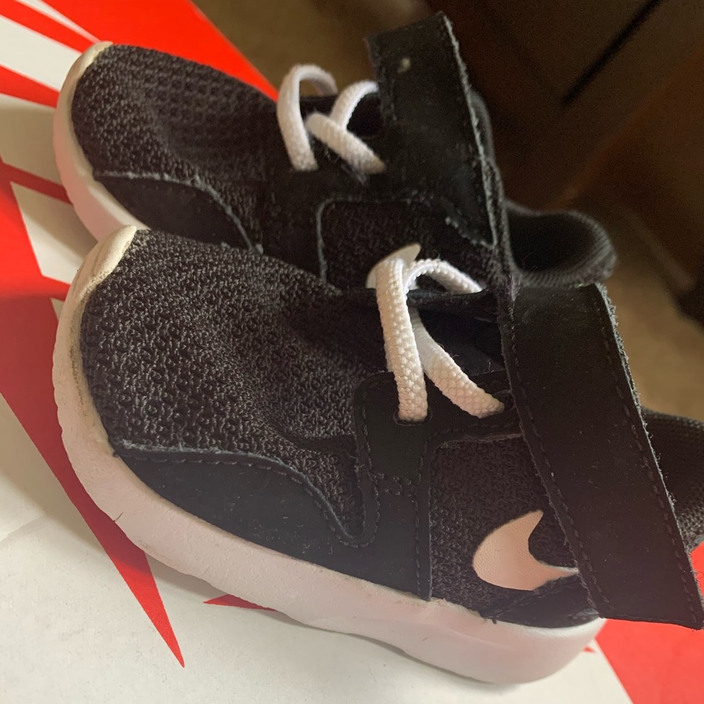 Toddlers Nike shoes